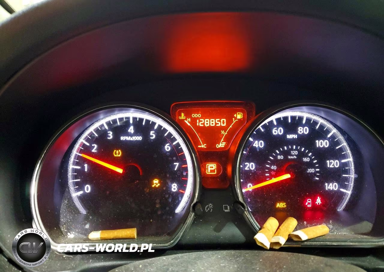 2015 Nissan Versa Note S Plus VIN:3N1CE2CP3FL424449 - 9