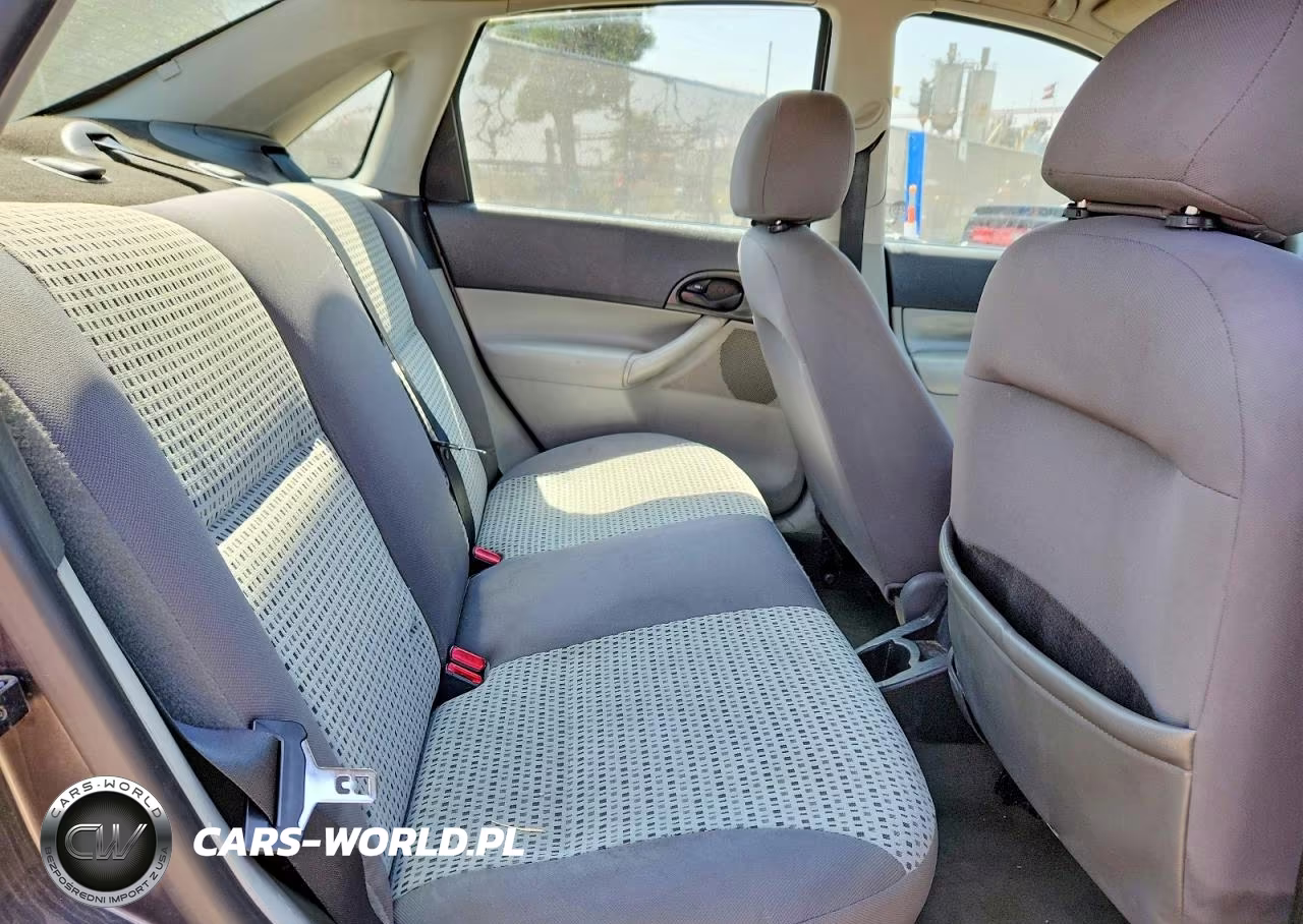 2007 Ford Focus Zx4 VIN:1FAFP34N17W355348 - 10