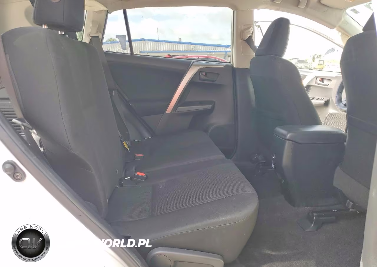 2018 Toyota Rav4 Le VIN:JTMZFREV7JD109970 - 11
