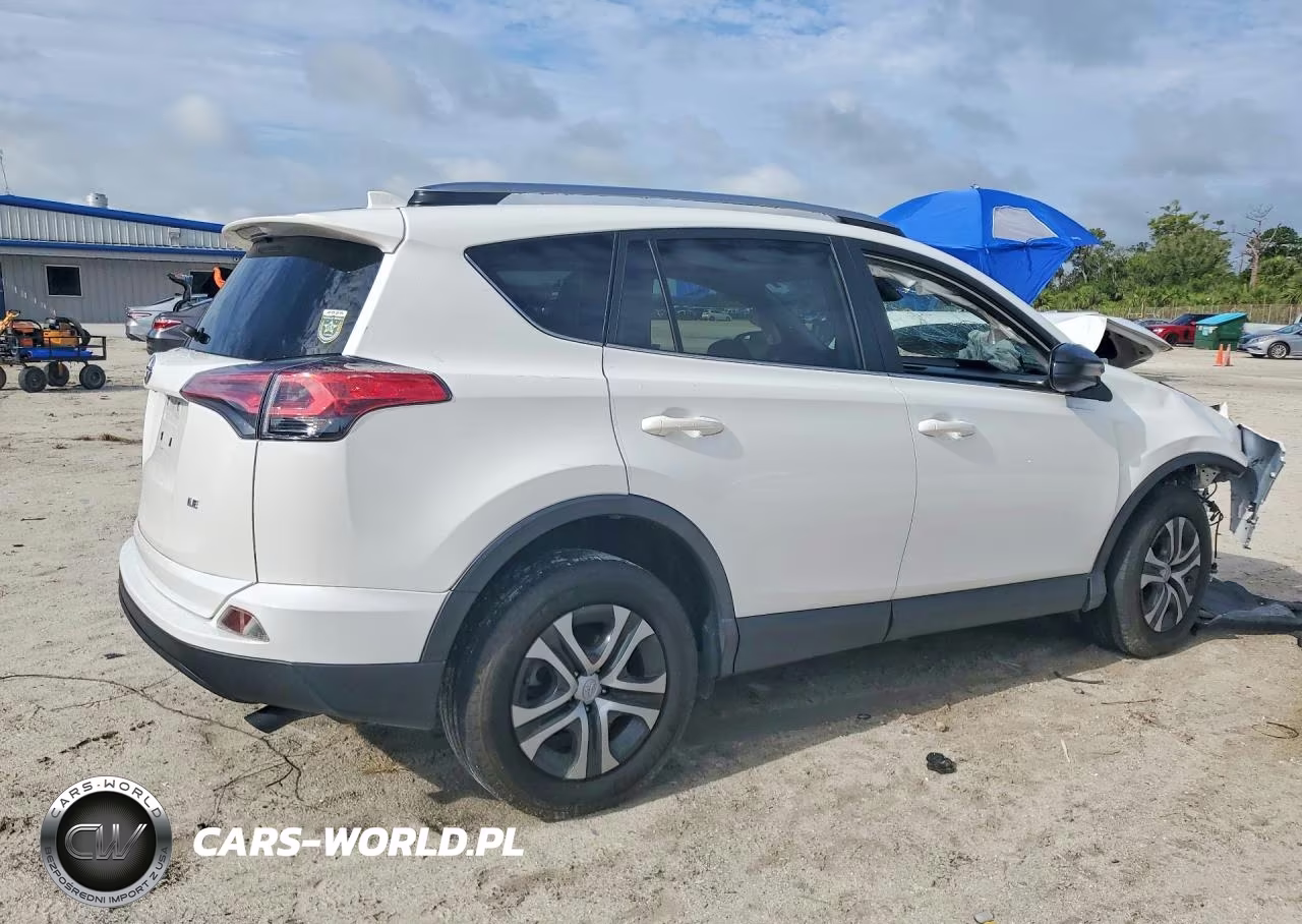 2018 Toyota Rav4 Le VIN:JTMZFREV7JD109970 - 3