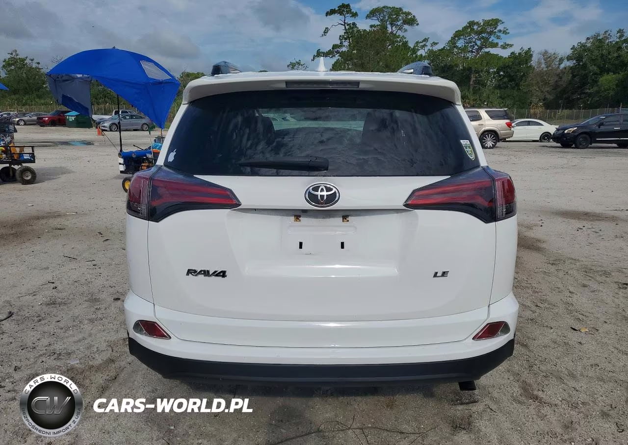 2018 Toyota Rav4 Le VIN:JTMZFREV7JD109970 - 6