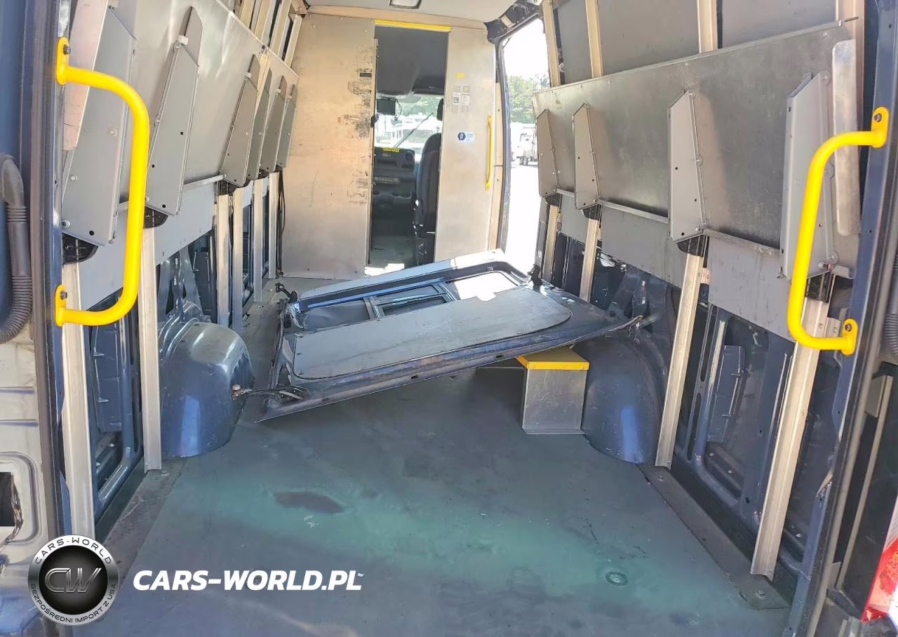 2019 Mercedes Benz Sprinter 2500 Delivery Van VIN:WD4PF1CDXKP121362 - 10