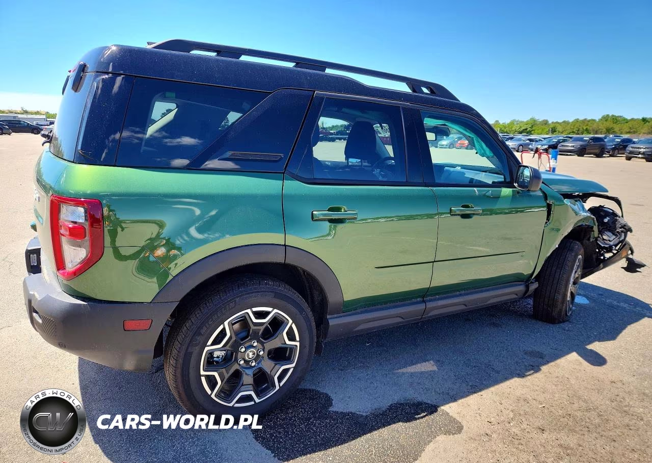 2025 Ford Bronco Sport Outer Banks VIN:3FMCR9CN2SRF64438 - 3