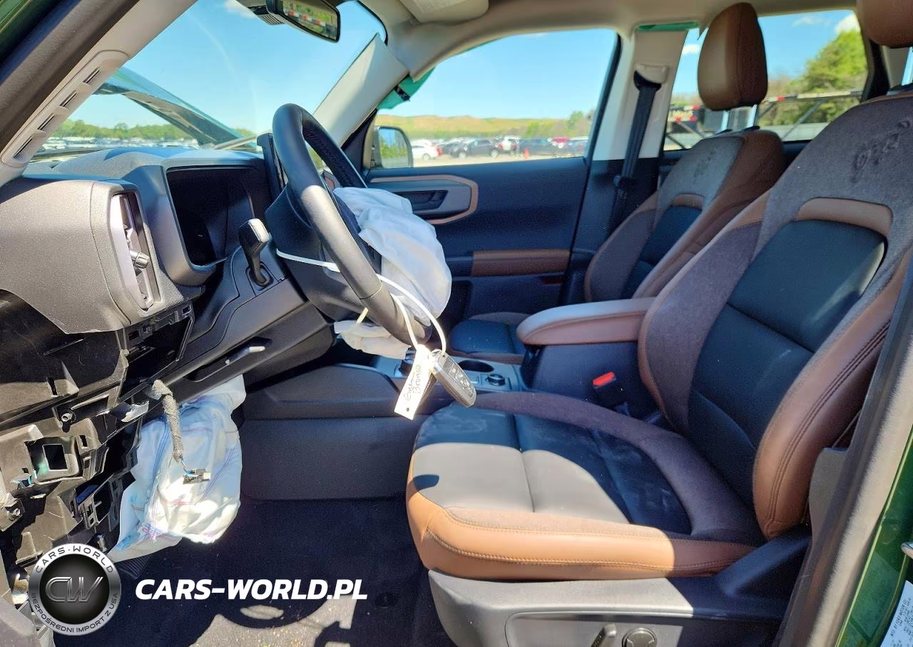 2025 Ford Bronco Sport Outer Banks VIN:3FMCR9CN2SRF64438 - 7