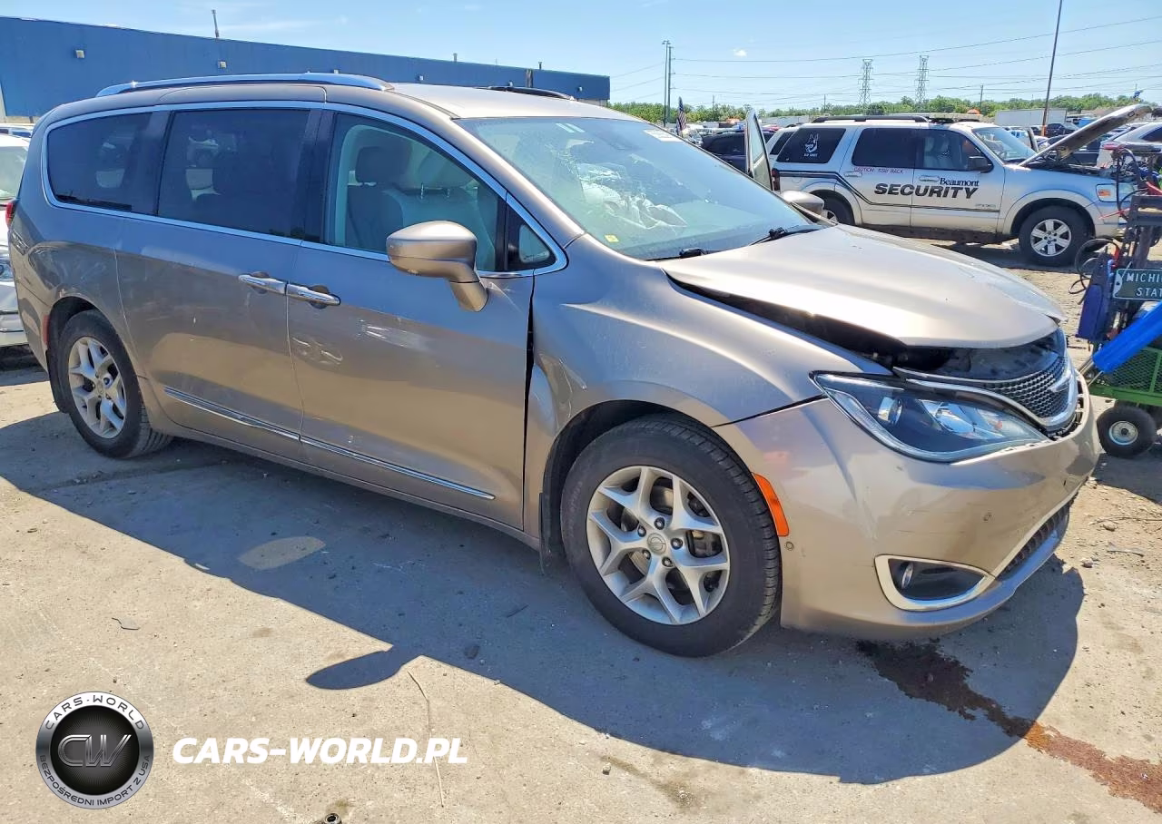 2017 Chrysler Pacifica VIN:2C4RC1EG5HR695605 - 4