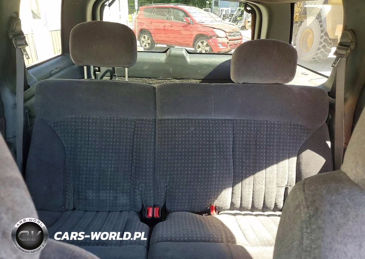 1998 Chevrolet Blazer VIN:1GNDT13W7W2121692 - 10