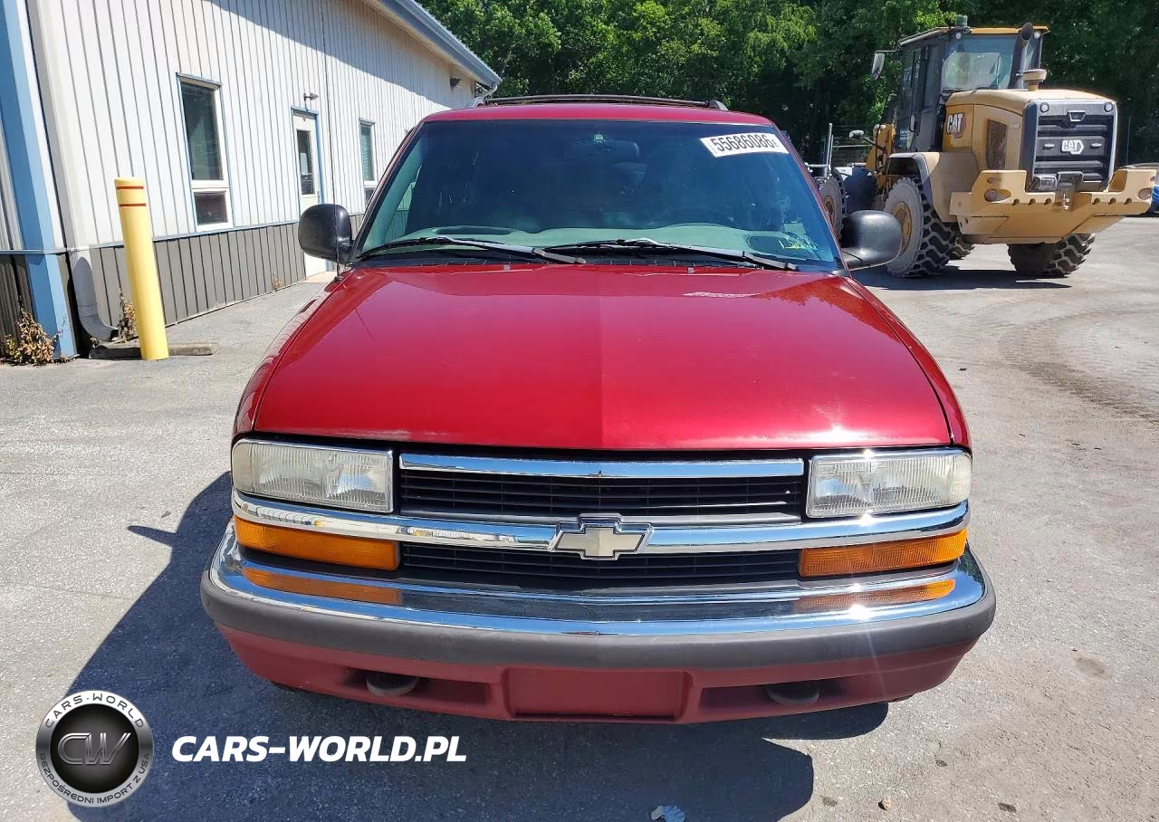 1998 Chevrolet Blazer VIN:1GNDT13W7W2121692 - 5