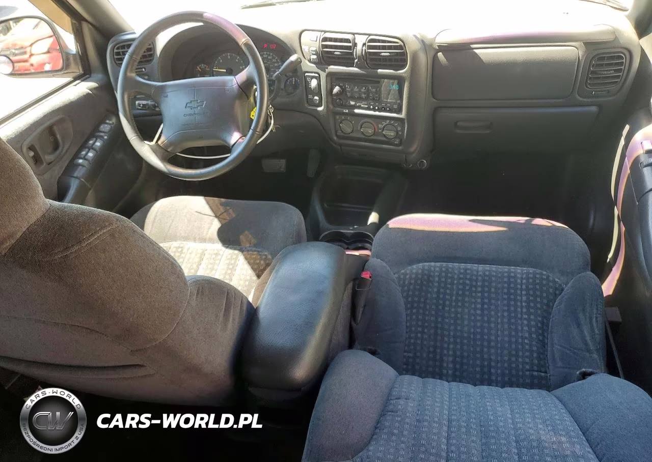 1998 Chevrolet Blazer VIN:1GNDT13W7W2121692 - 8