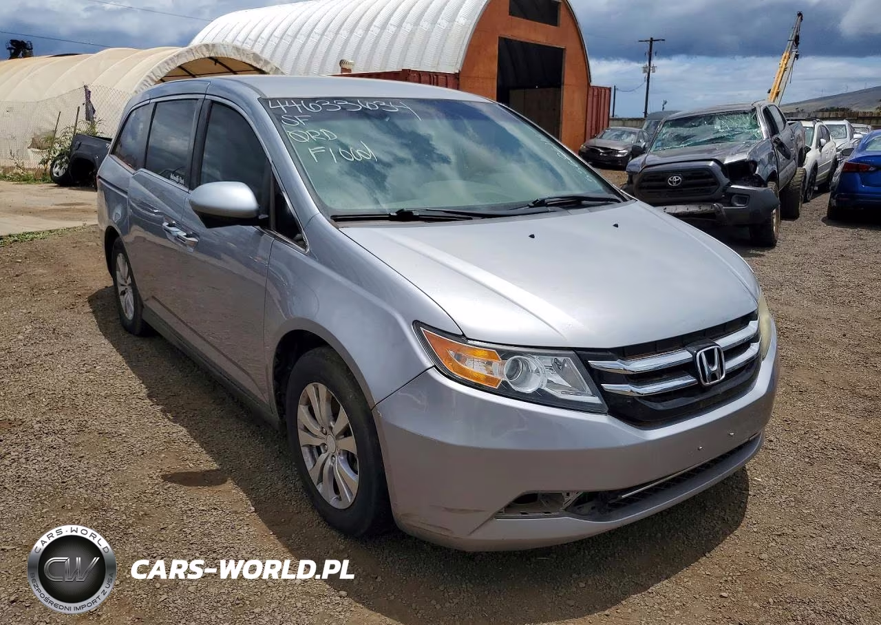 2016 Honda Odyssey Se VIN:5FNRL5H32GB136880 - 4