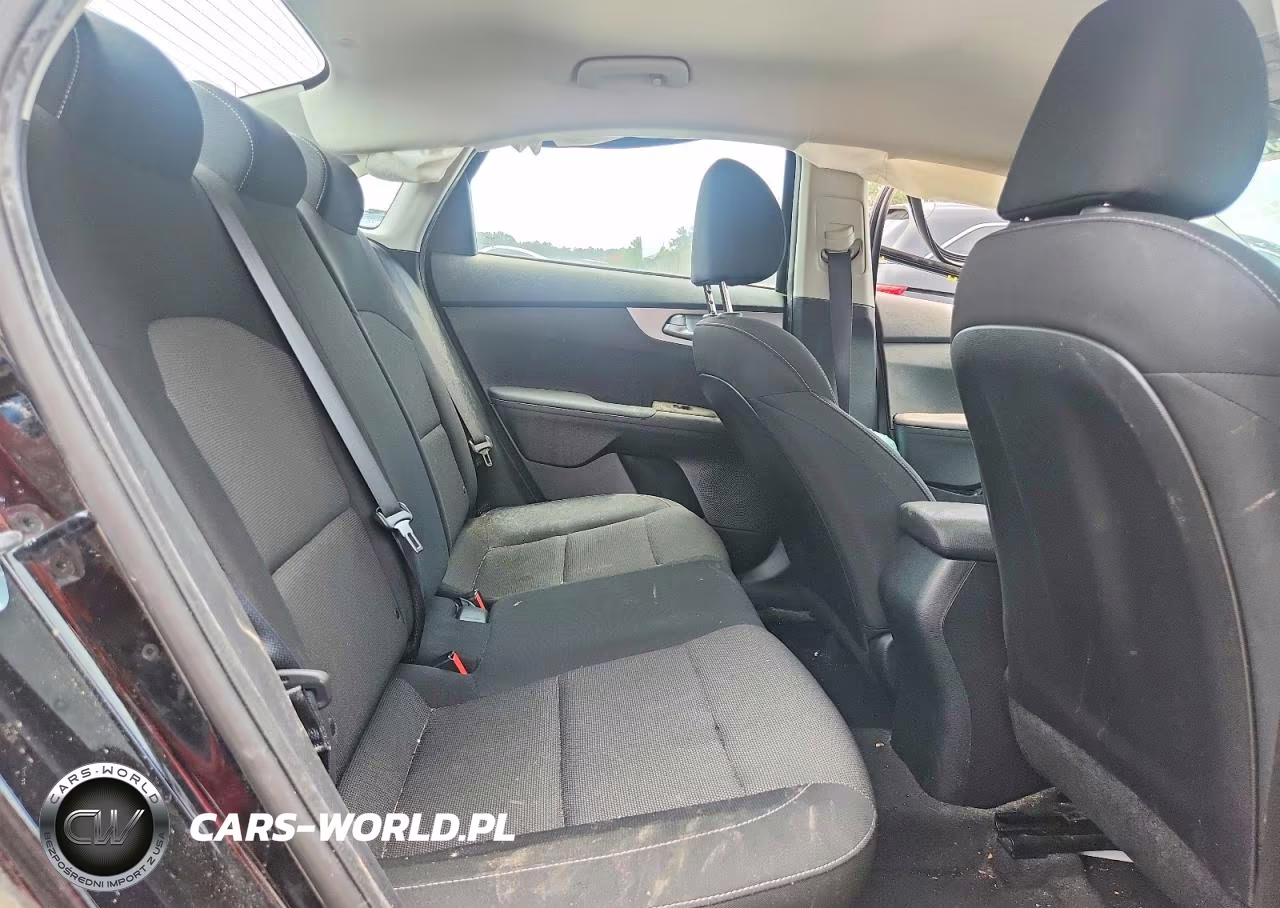 2022 Kia Forte Lxs VIN:3KPF24AD7NE472904 - 10