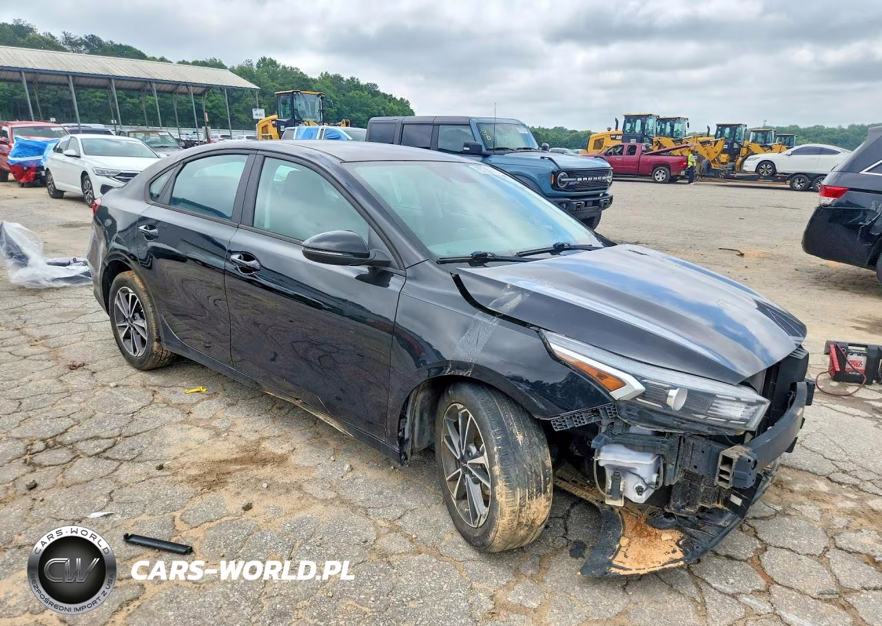 2022 Kia Forte Lxs VIN:3KPF24AD7NE472904 - 4