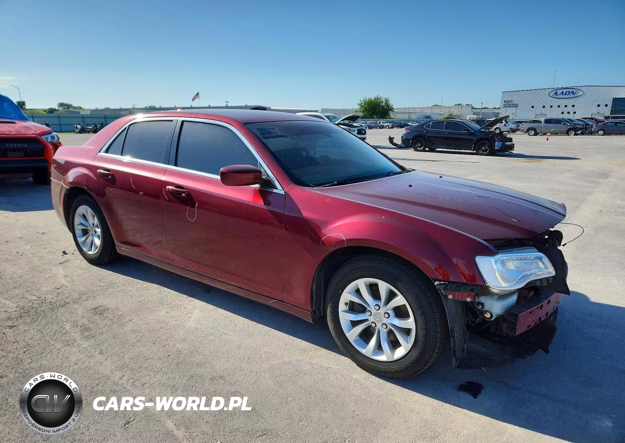 2016 Chrysler 300 Limited VIN:2C3CCAAG8GH268486 - 4