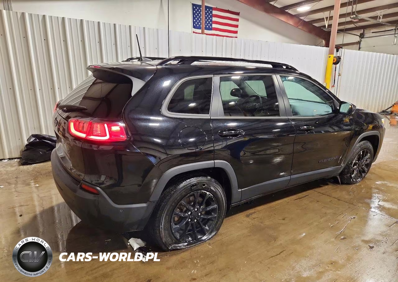 2023 Jeep Cherokee Altitude Lux VIN:1C4PJMMB6PD102937 - 3