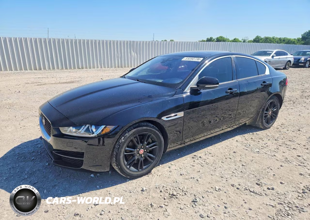 2017 Jaguar Xe Premium – zdjęcie 1 z 12