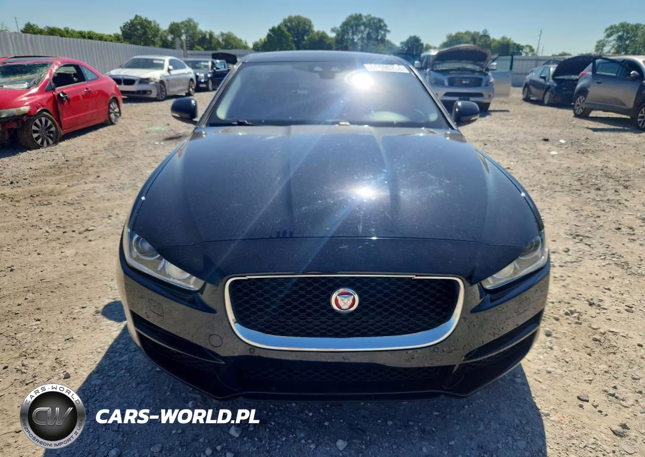 2017 Jaguar Xe Premium VIN:SAJAD4BG2HA952922 - 5