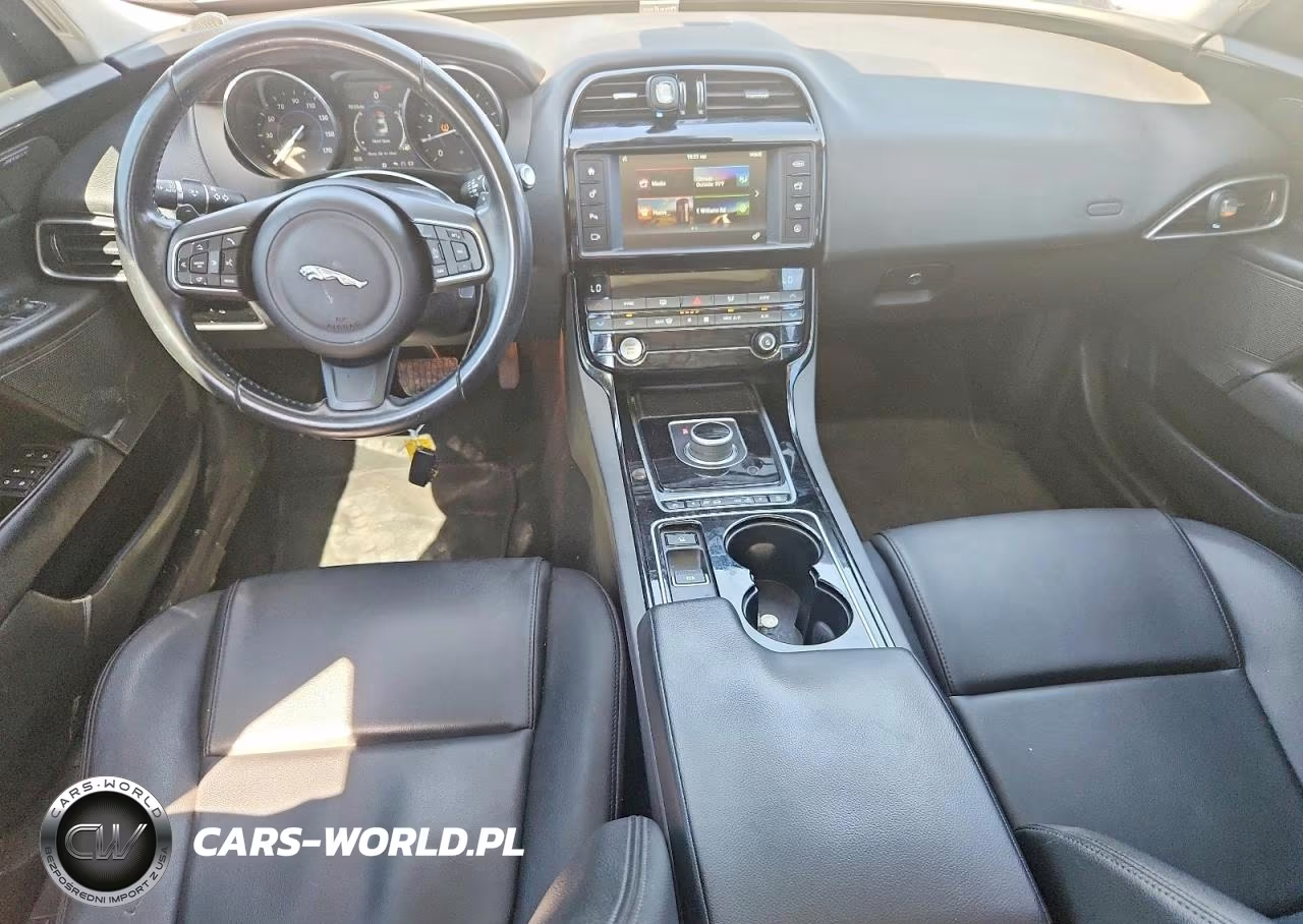 2017 Jaguar Xe Premium VIN:SAJAD4BG2HA952922 - 8