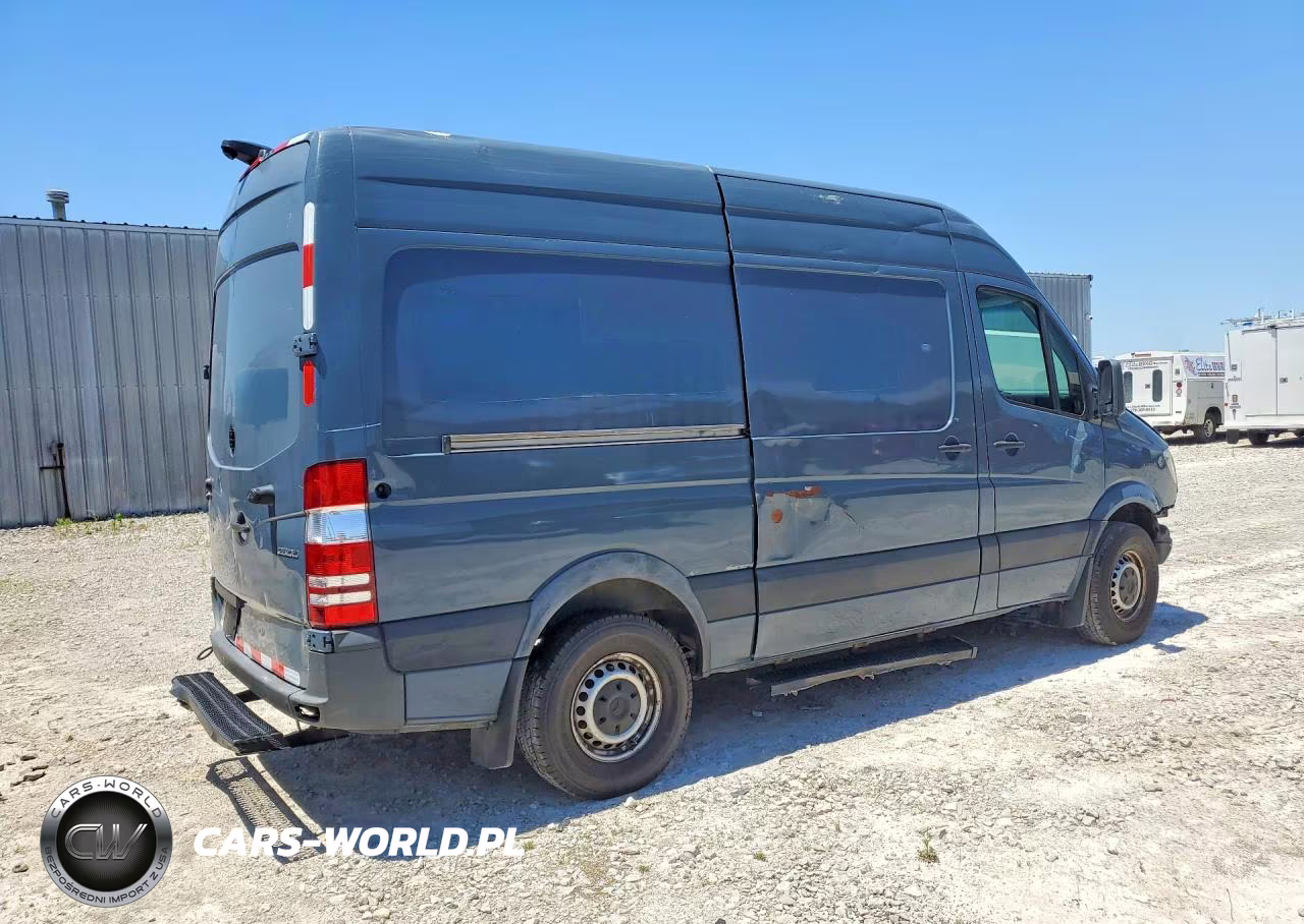 2018 Mercedes-Benz Sprinter 2500 VIN:WD3PE7CD4JP636608 - 3