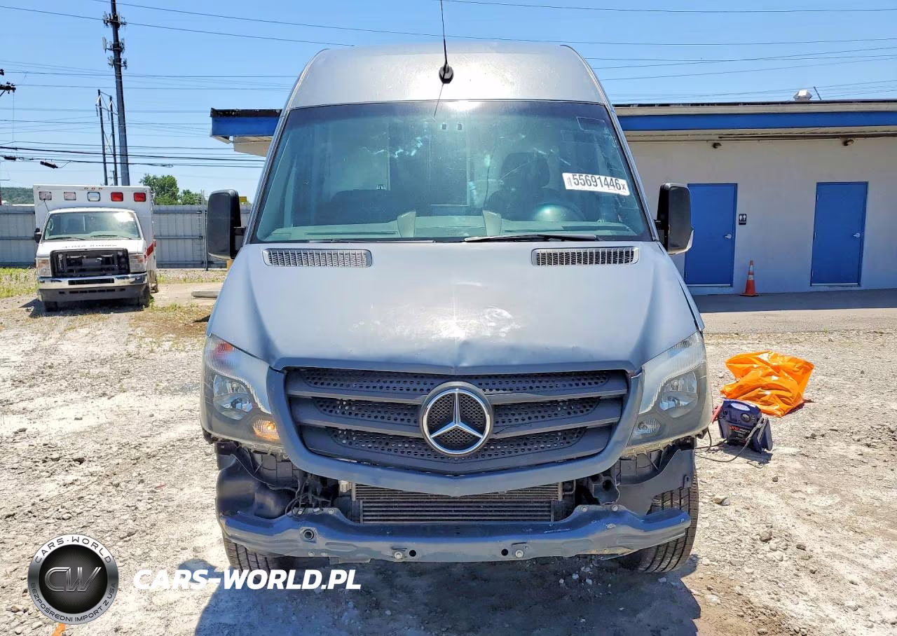 2018 Mercedes-Benz Sprinter 2500 VIN:WD3PE7CD4JP636608 - 5