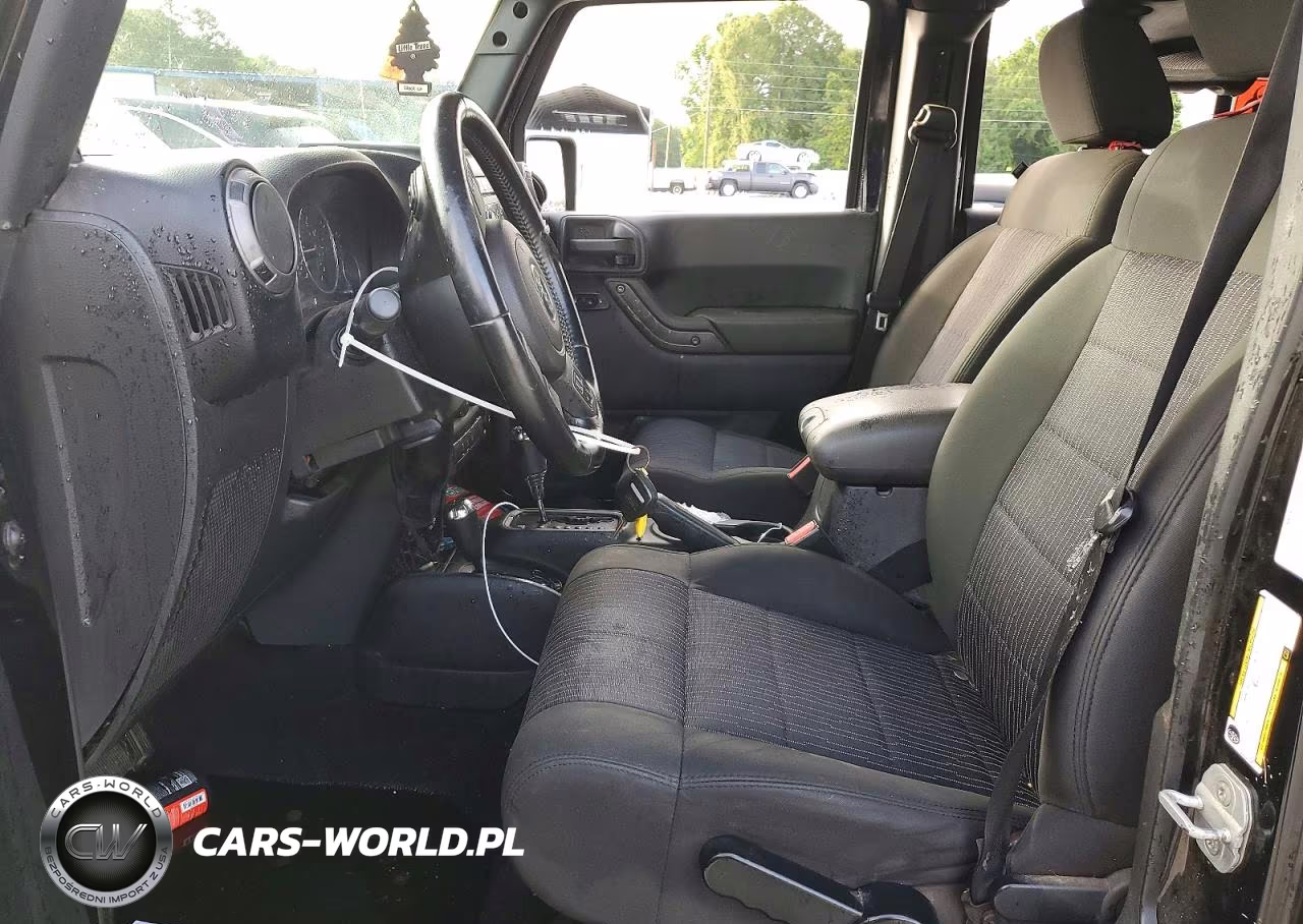 2011 Jeep Wrangler Unlimited Sport VIN:1J4HA3H11BL500680 - 7