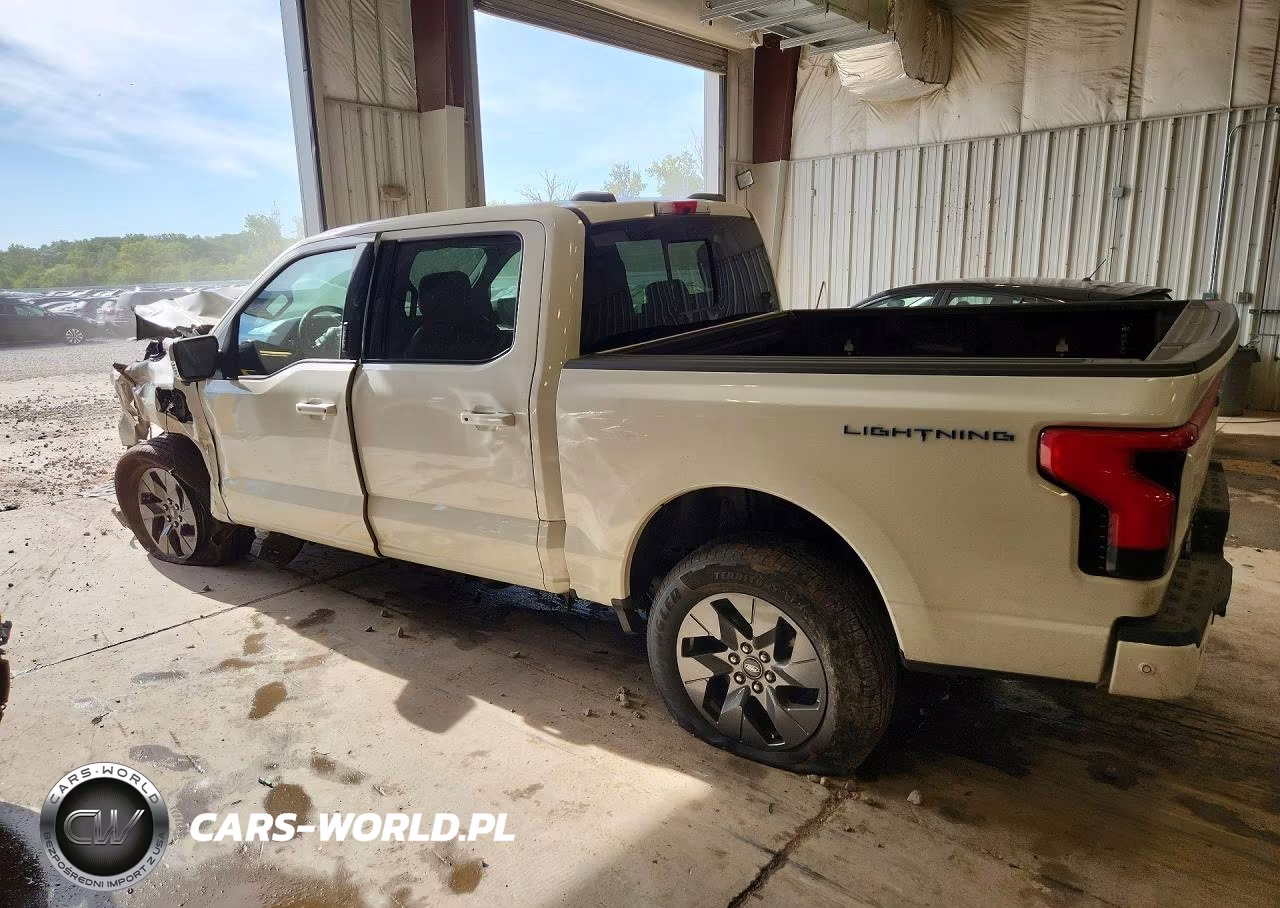 2023 Ford F150 Lightning Pro VIN:1FTVW1EVXPWG16908 - 2