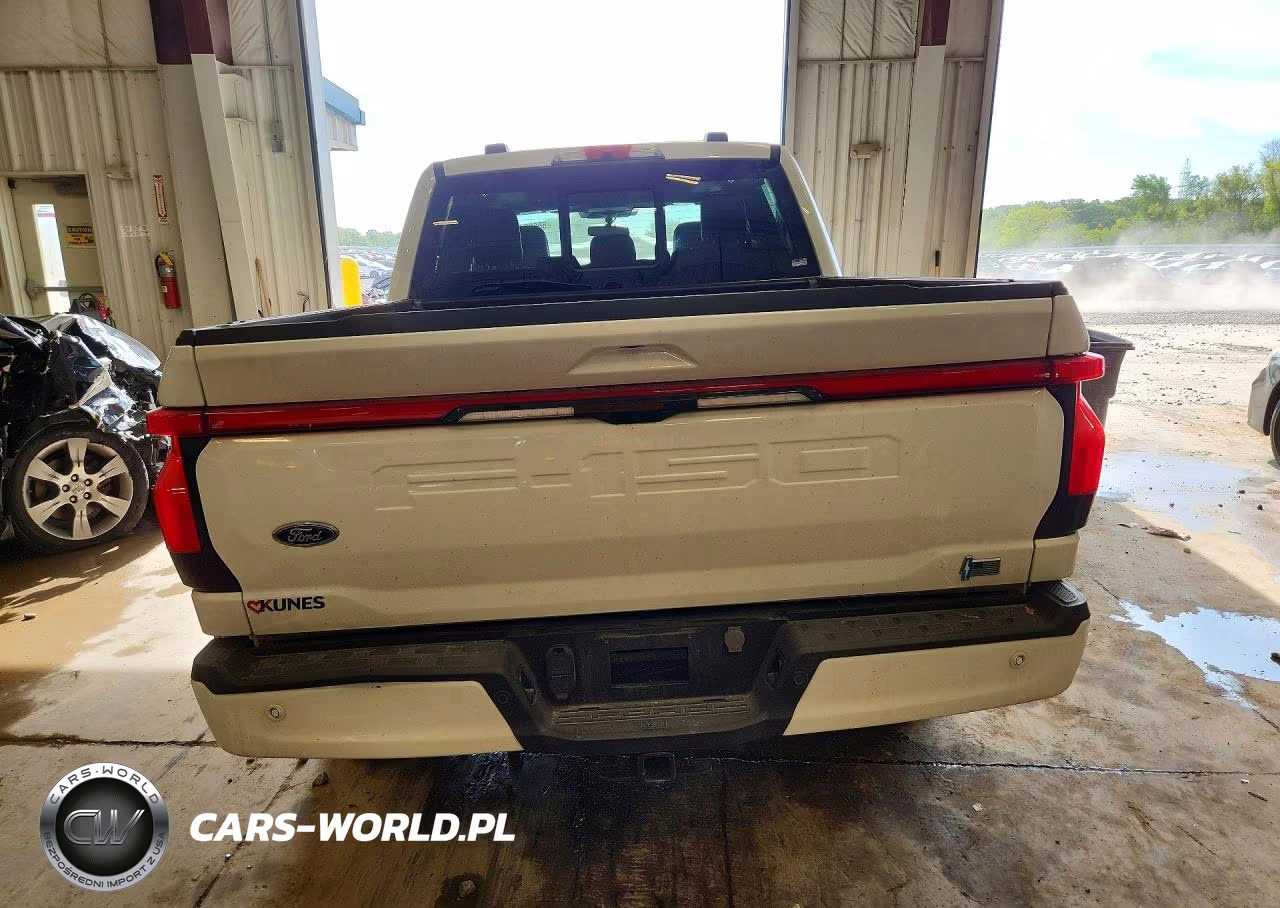 2023 Ford F150 Lightning Pro VIN:1FTVW1EVXPWG16908 - 6