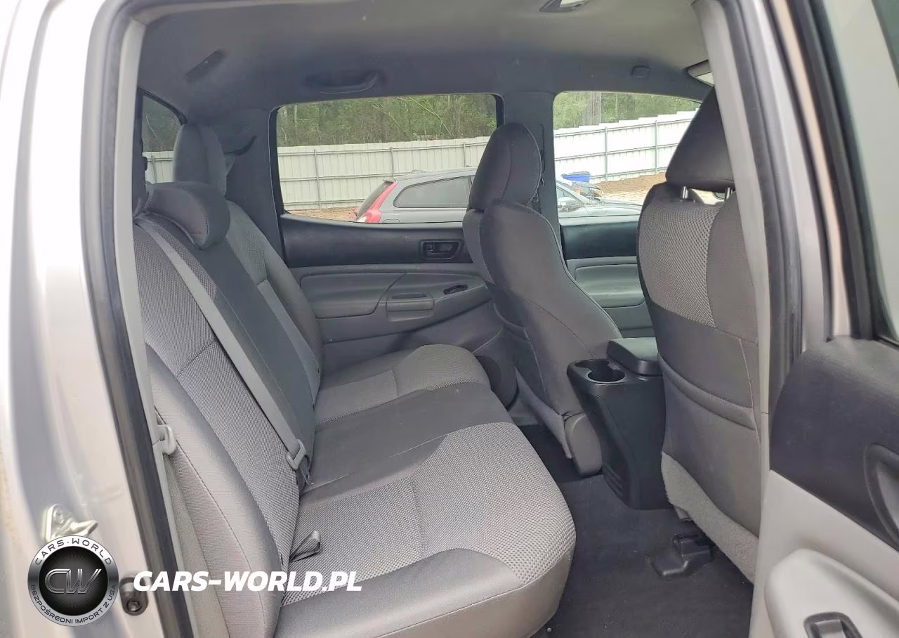2015 Toyota Tacoma V6 VIN:3TMLU4EN3FM185616 - 10