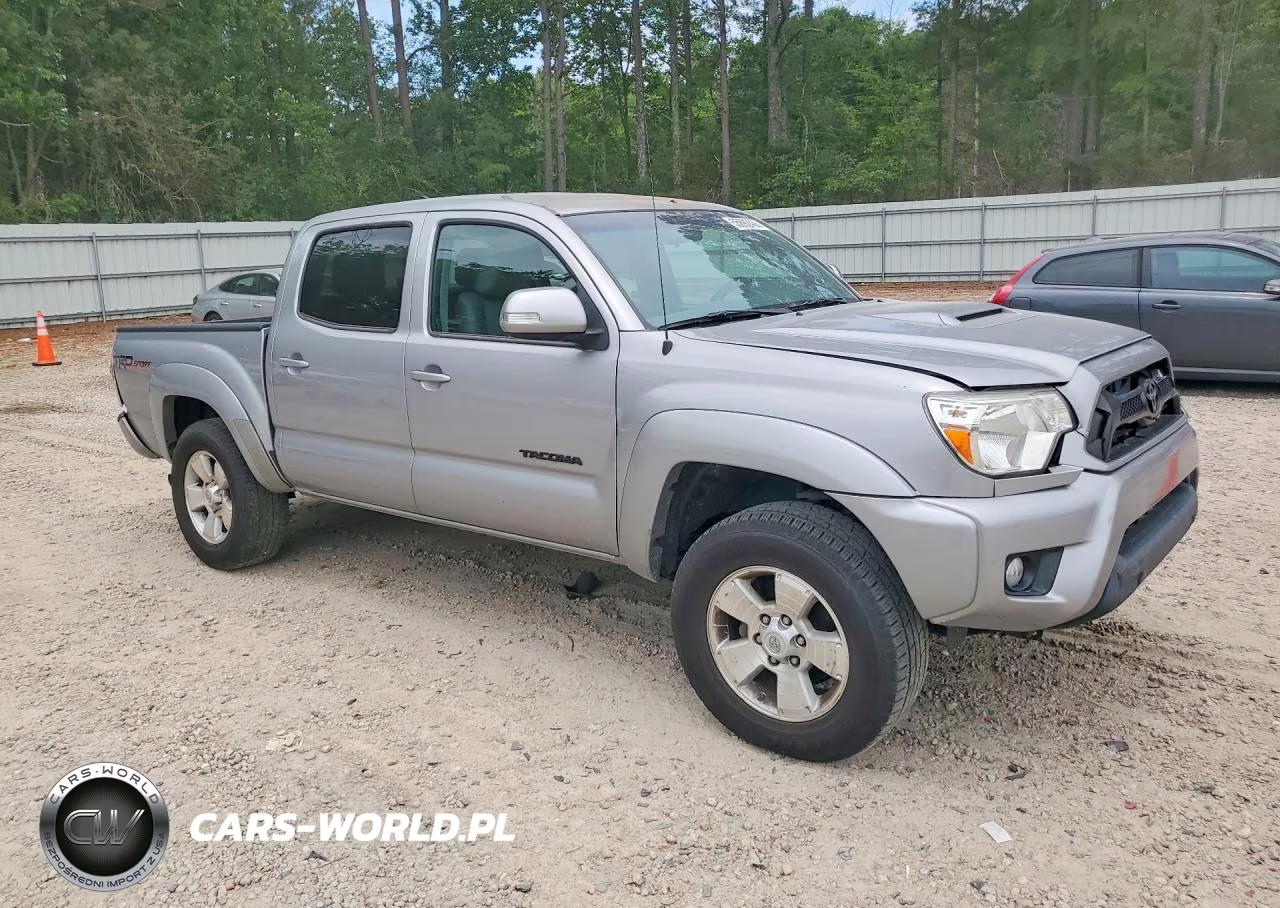 2015 Toyota Tacoma V6 VIN:3TMLU4EN3FM185616 - 4