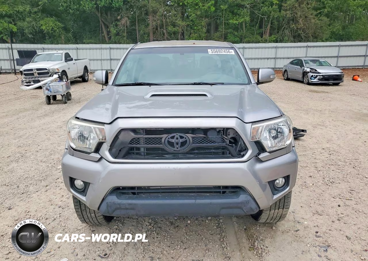 2015 Toyota Tacoma V6 VIN:3TMLU4EN3FM185616 - 5