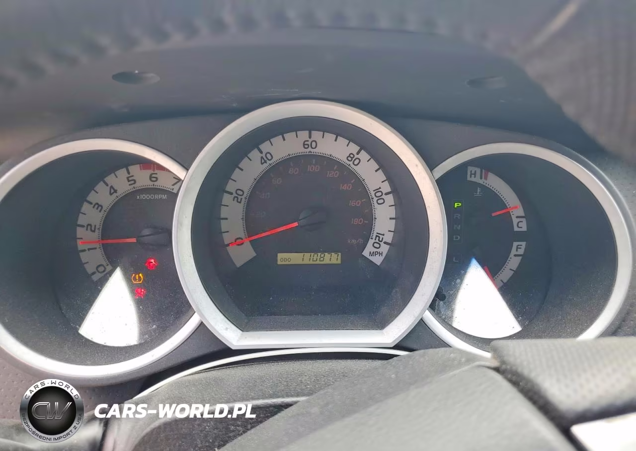2015 Toyota Tacoma V6 VIN:3TMLU4EN3FM185616 - 9