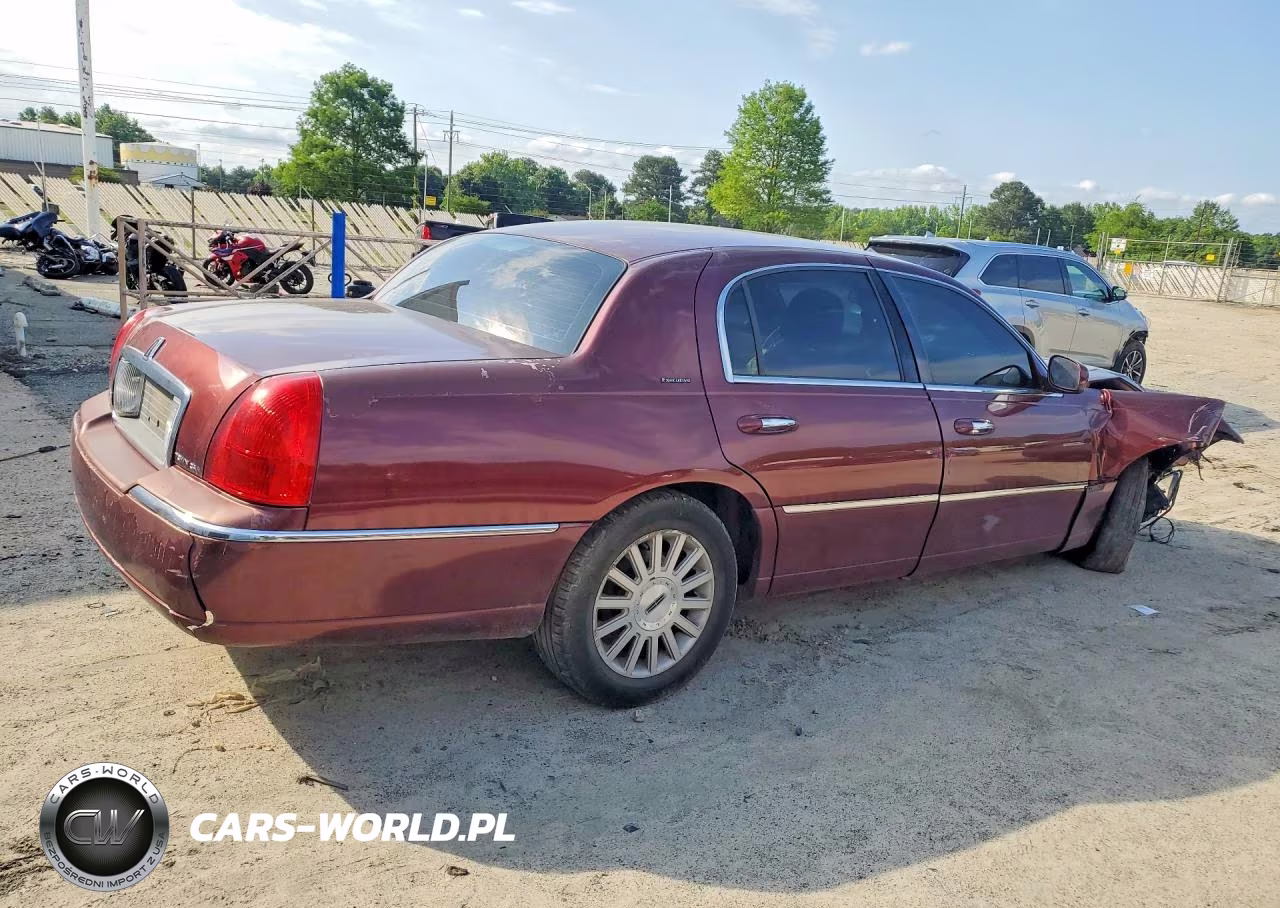 2003 Lincoln Town Car Executive VIN:1LNHM81W23Y623601 - 3