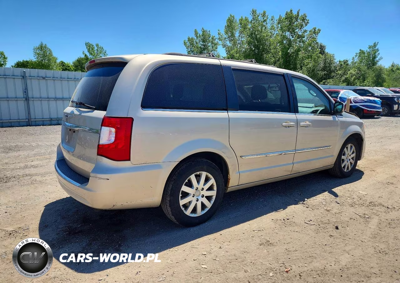 2015 Chrysler Town & Country Touring VIN:2C4RC1BG2FR695613 - 3