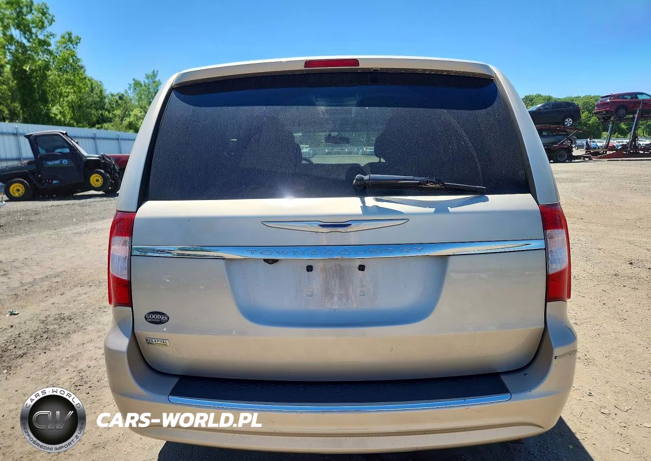 2015 Chrysler Town & Country Touring VIN:2C4RC1BG2FR695613 - 6