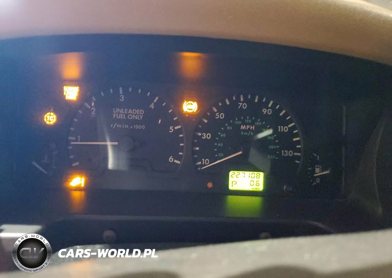 1999 Land Rover Discovery Ii VIN:SALTY1244XA211937 - 9