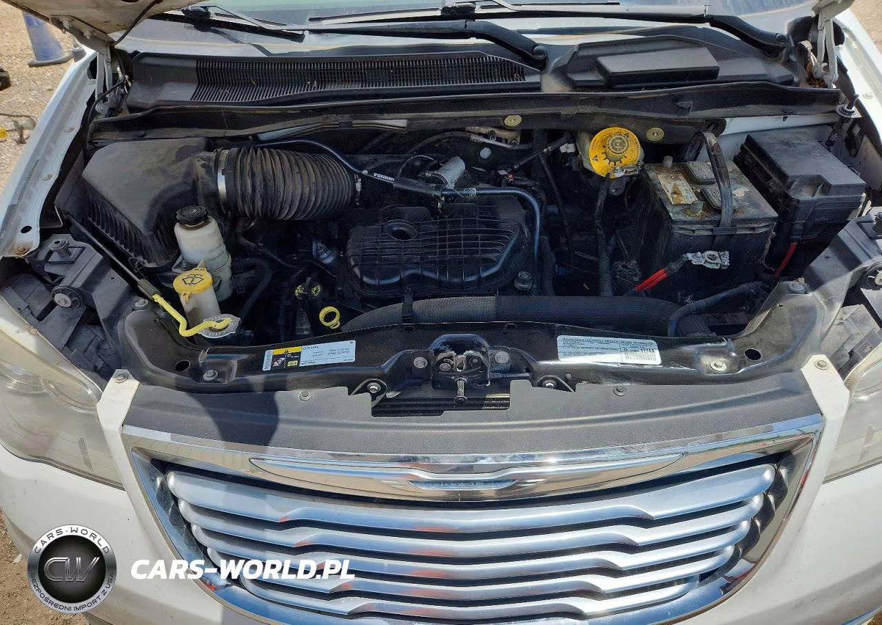 2015 Chrysler Town & Country Touring L VIN:2C4RC1CG6FR547494 - 12