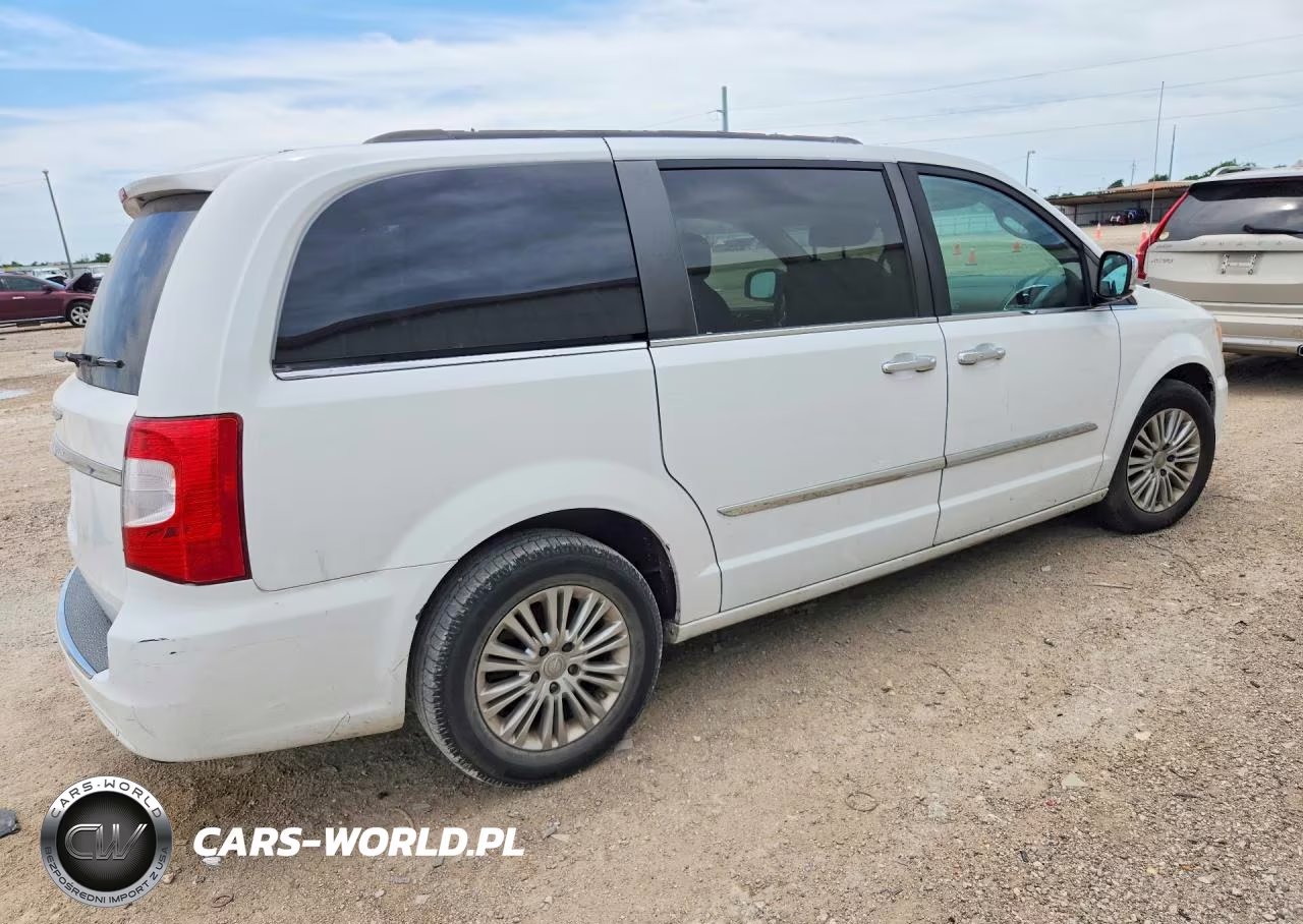 2015 Chrysler Town & Country Touring L VIN:2C4RC1CG6FR547494 - 3
