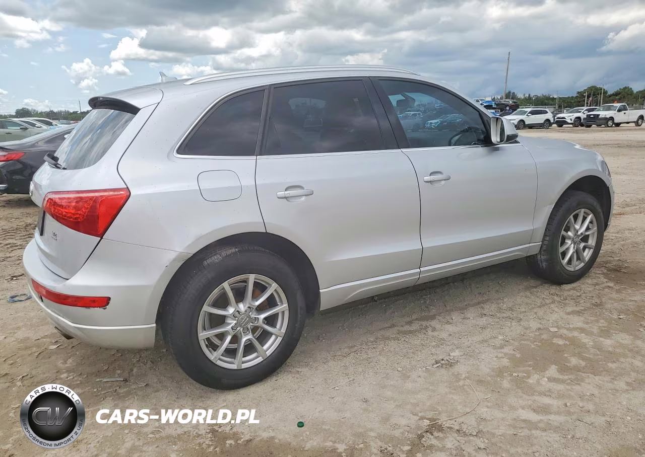 2010 Audi Q5 Premium Plus VIN:WA1LKAFP0AA098549 - 3