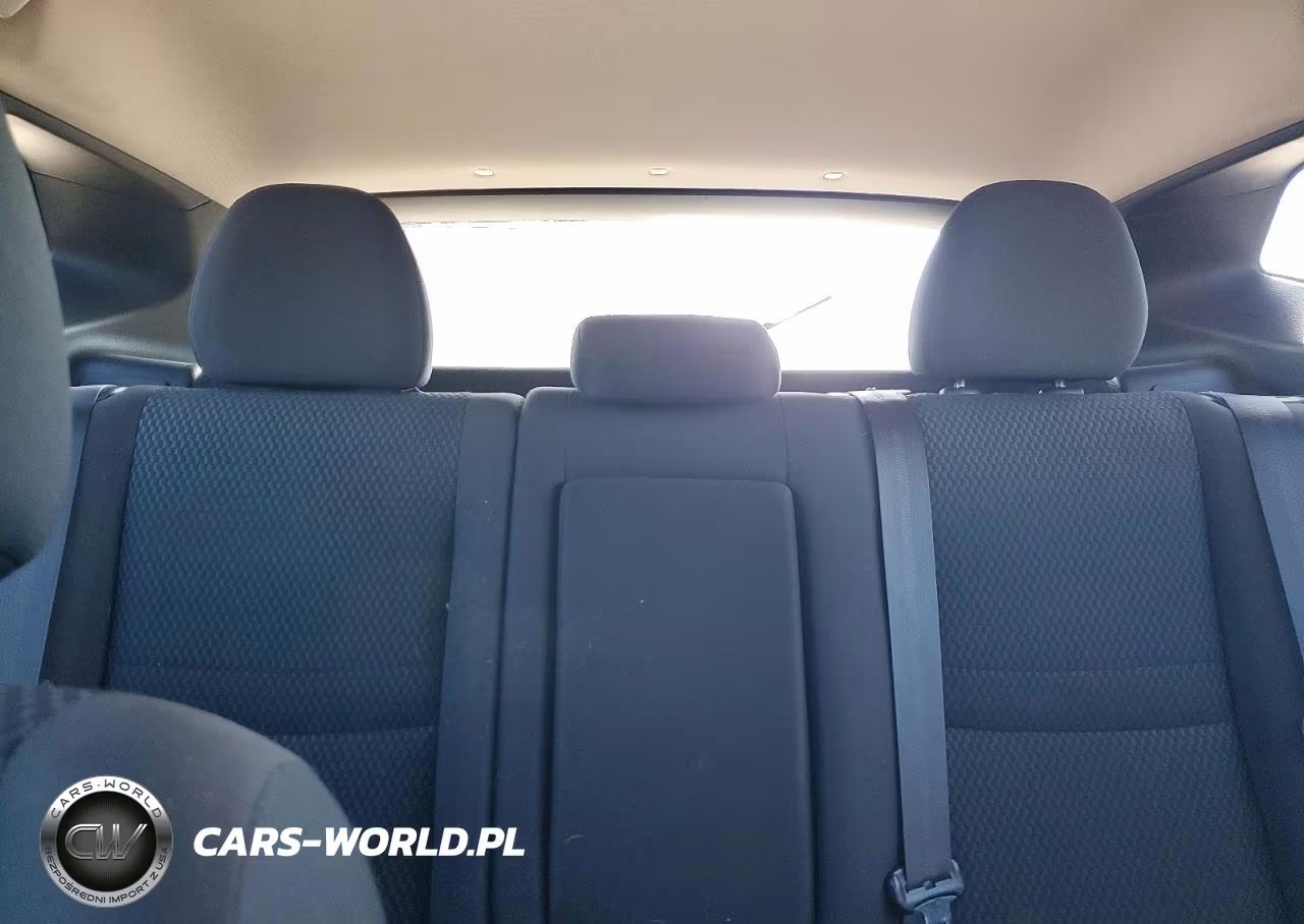 2018 Nissan Rogue Sport S VIN:JN1BJ1CR3JW256897 - 10
