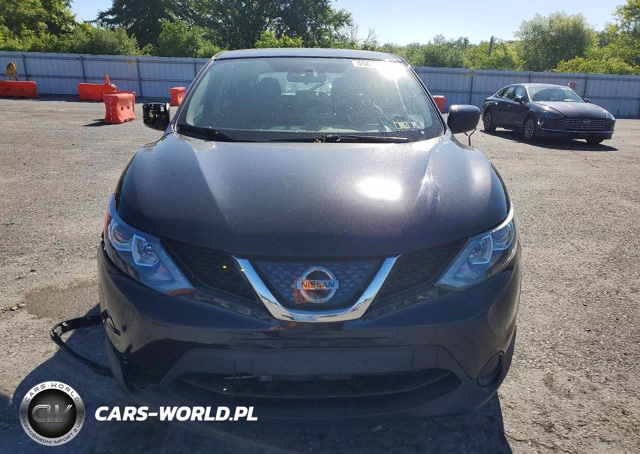 2018 Nissan Rogue Sport S VIN:JN1BJ1CR3JW256897 - 5