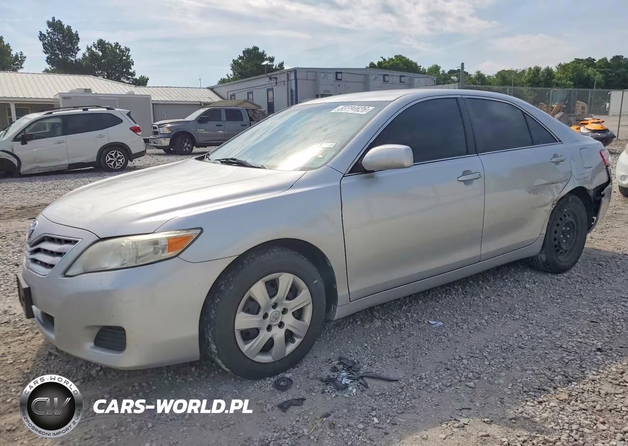 2011 Toyota Camry Le – zdjęcie 1 z 12