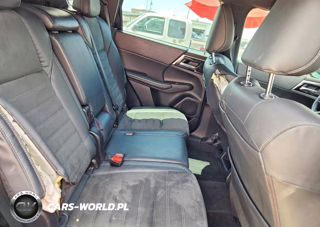 2023 Mitsubishi Outlander Se VIN:JA4J3UA81PZ018739 - 10