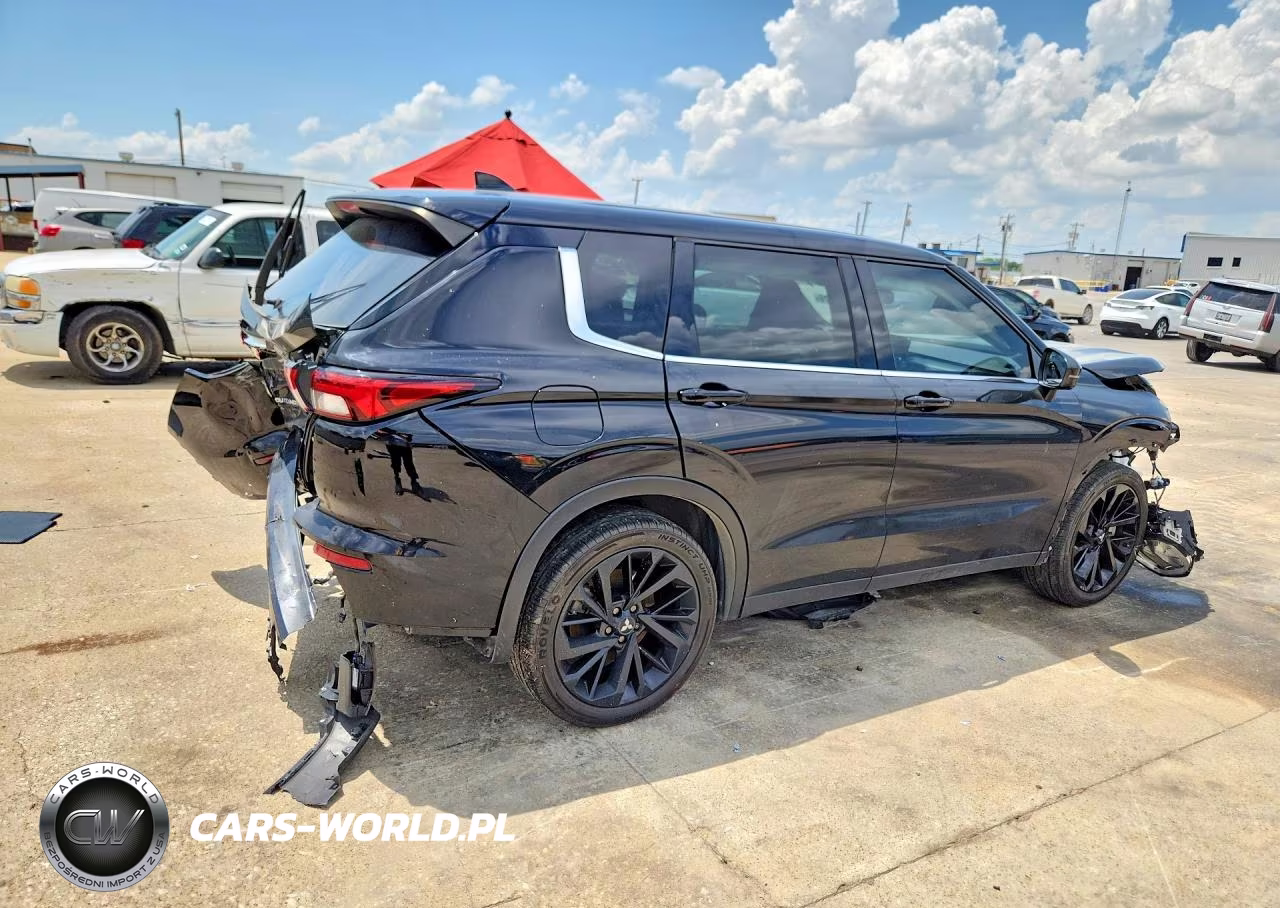 2023 Mitsubishi Outlander Se VIN:JA4J3UA81PZ018739 - 3