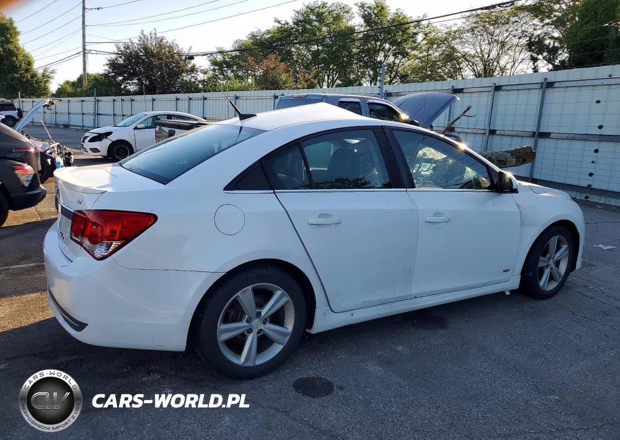 2014 Chevrolet Cruze Lt VIN:1G1PE5SB9E7434677 - 3