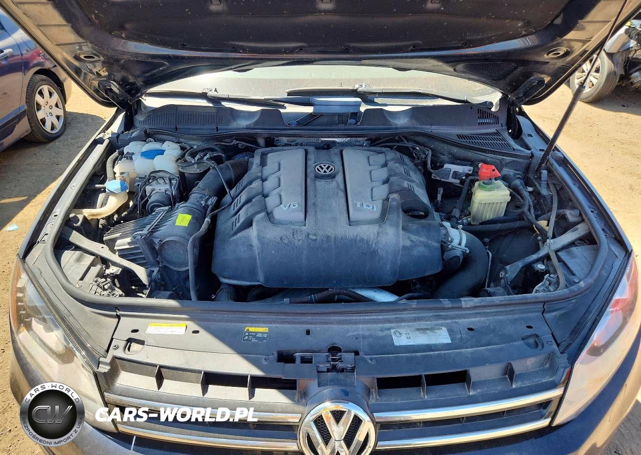2014 Volkswagen Touareg V6 Tdi VIN:WVGEP9BP4ED011787 - 11