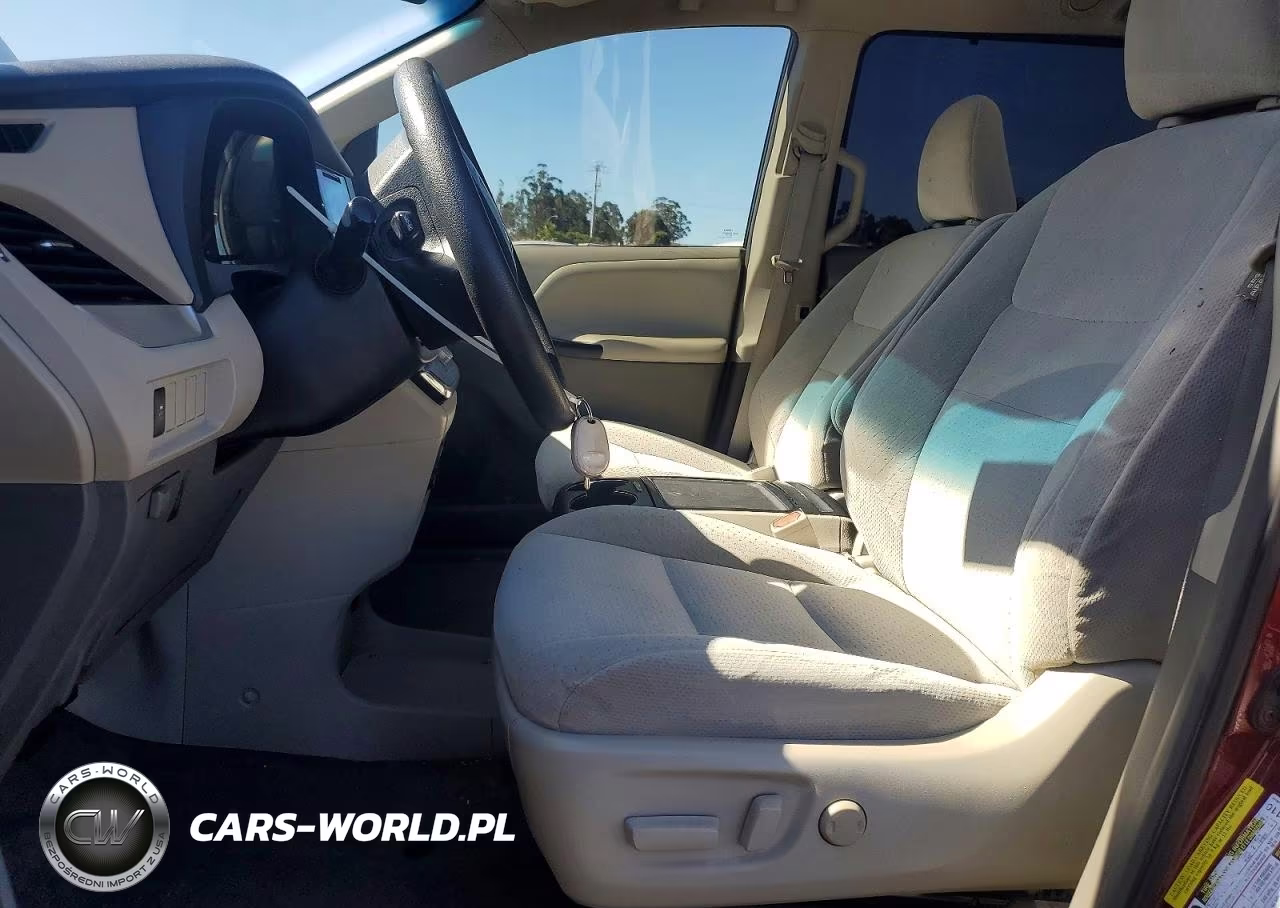 2015 Toyota Sienna Le VIN:5TDKK3DC8FS535110 - 7