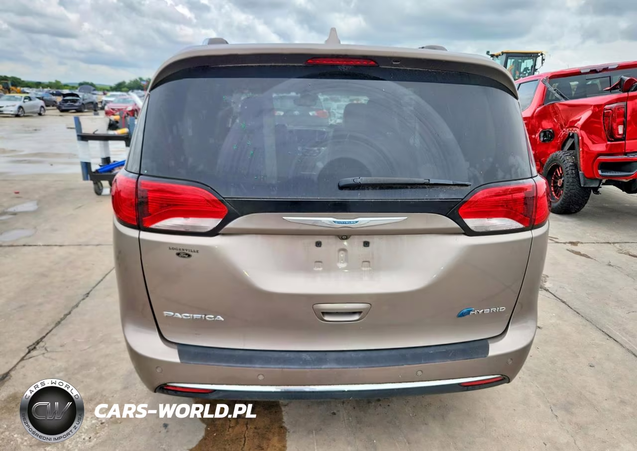 2018 Chrysler Pacifica Hybrid Limited VIN:2C4RC1N77JR105569 - 6