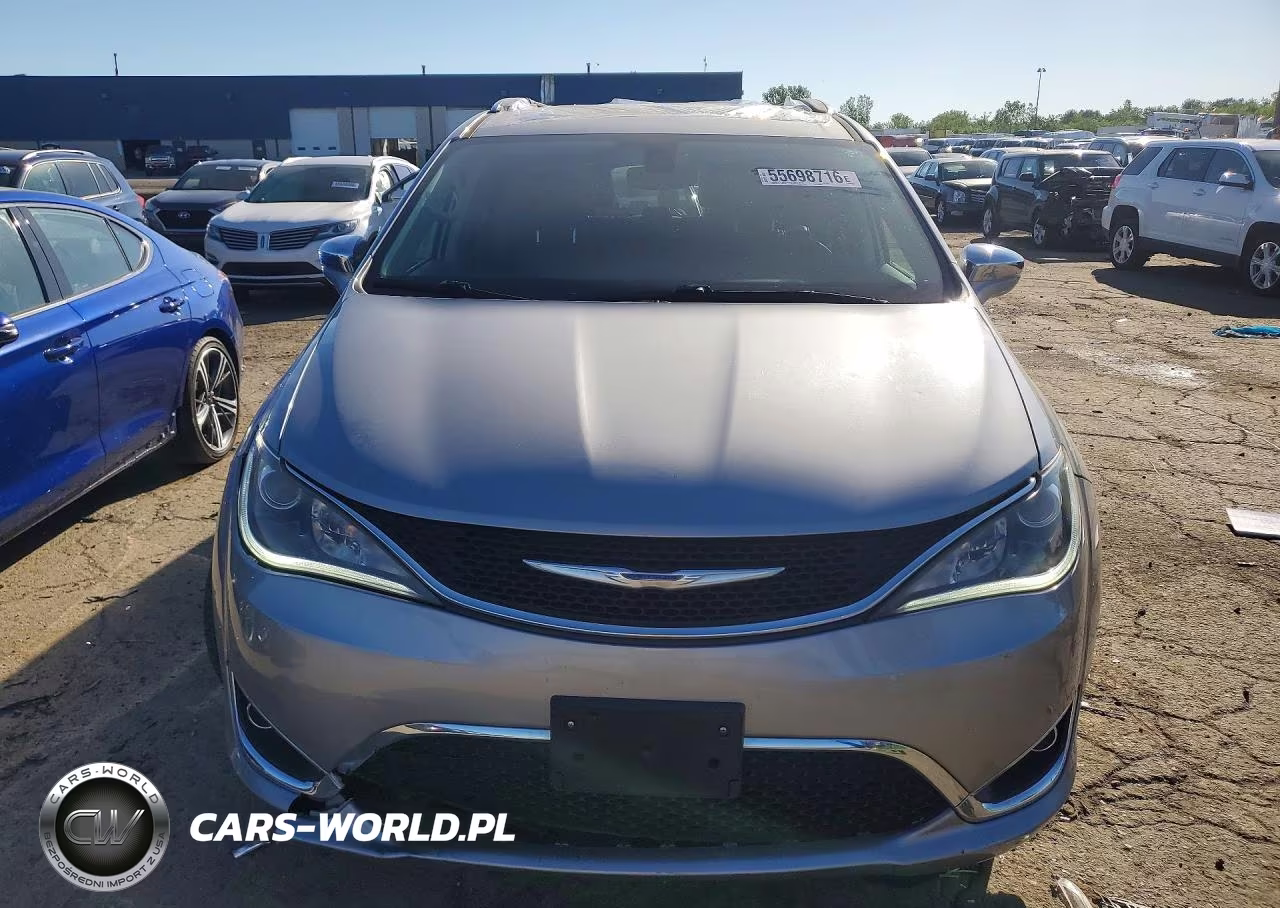 2018 Chrysler Pacifica Limited VIN:2C4RC1GG2JR232856 - 5
