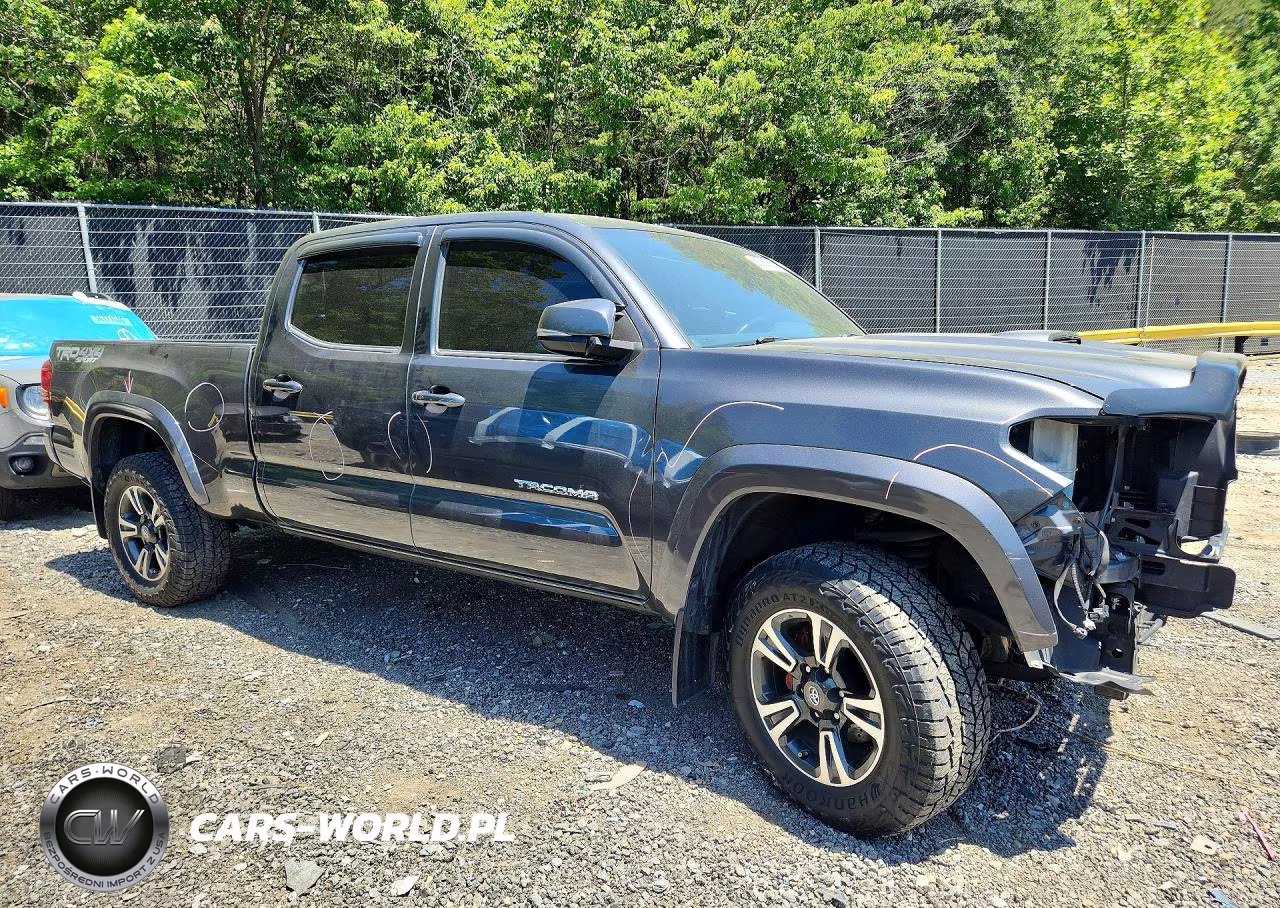 2018 Toyota Tacoma Trd Sport VIN:3TMDZ5BN3JM040486 - 4