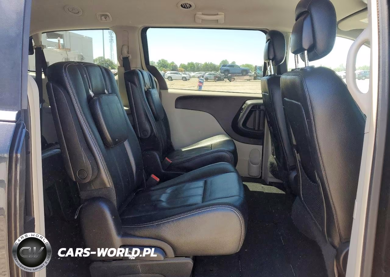 2016 Chrysler Town & Country Touring VIN:2C4RC1BG0GR297057 - 11