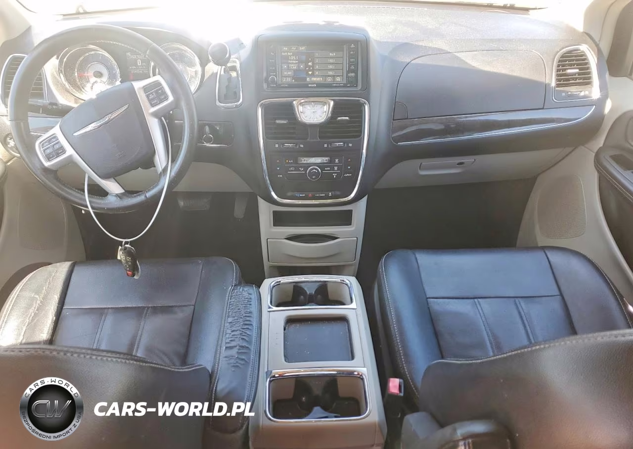 2016 Chrysler Town & Country Touring VIN:2C4RC1BG0GR297057 - 8