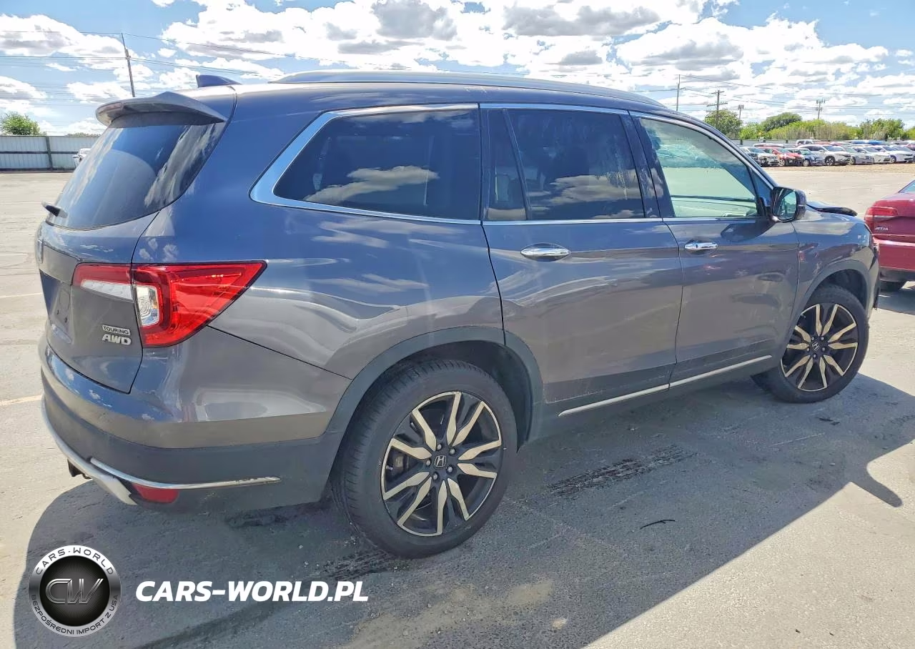 2019 Honda Pilot Touring VIN:5FNYF6H99KB069247 - 3